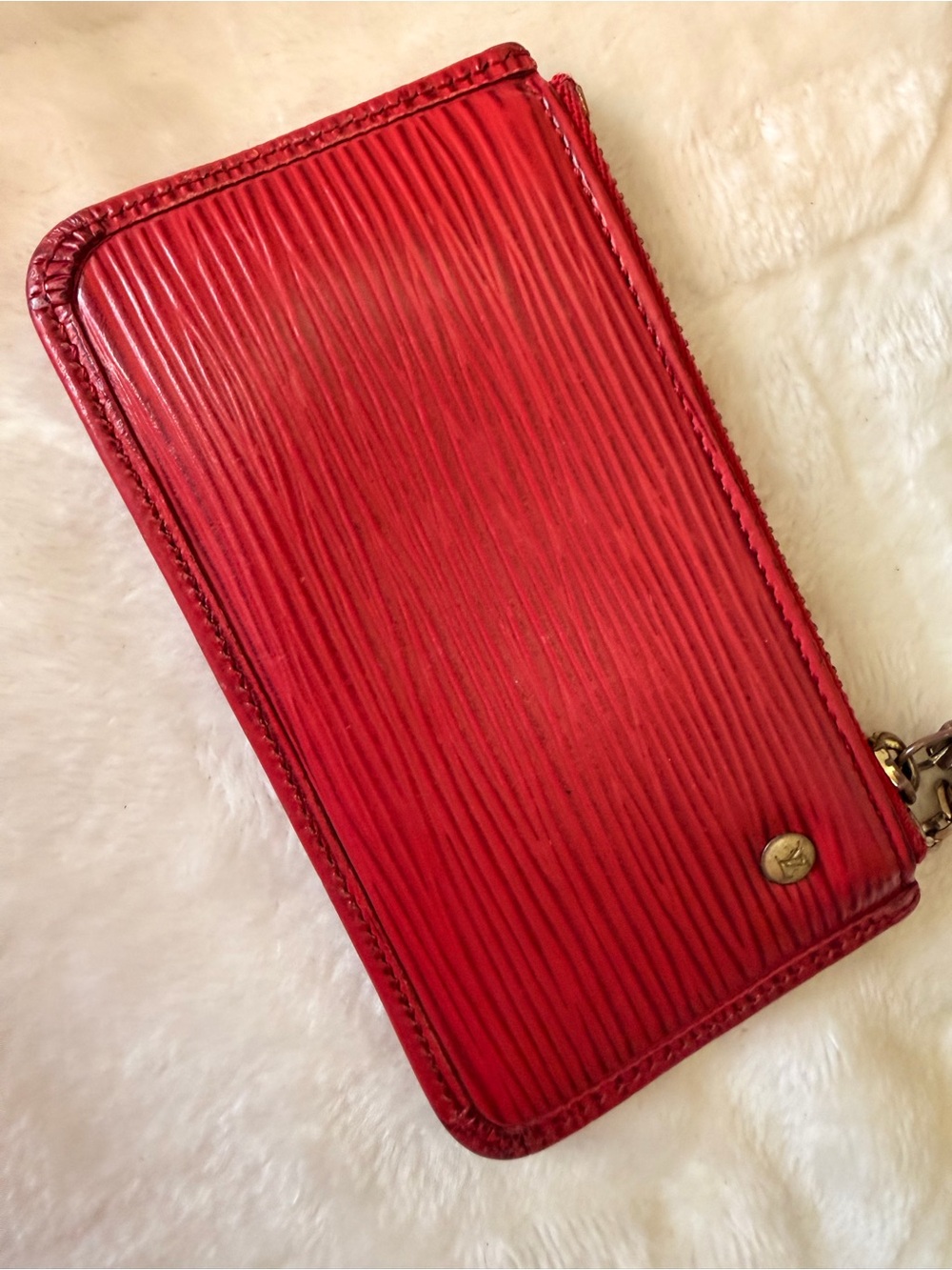 Louis Vuitton Red Epi Leather Key Cles/Pouch with Gold Hardware - Picture 4 of 16